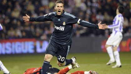 九游app电脑版官方下载-法兰克福边路快传快进形成连续进球机会，法兰克福伤停情况